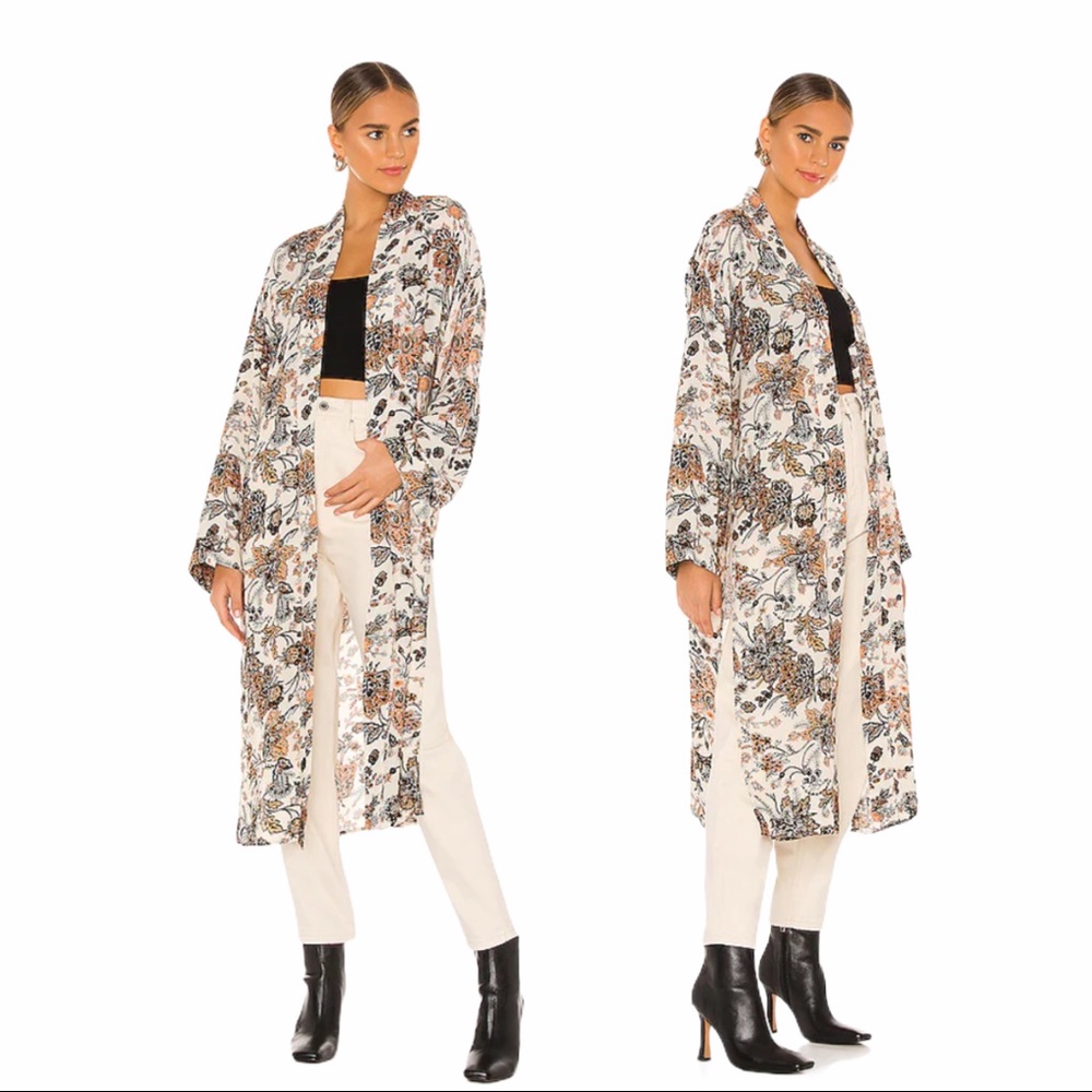 Play It Cool Kimono in Ivory Combo
Free People